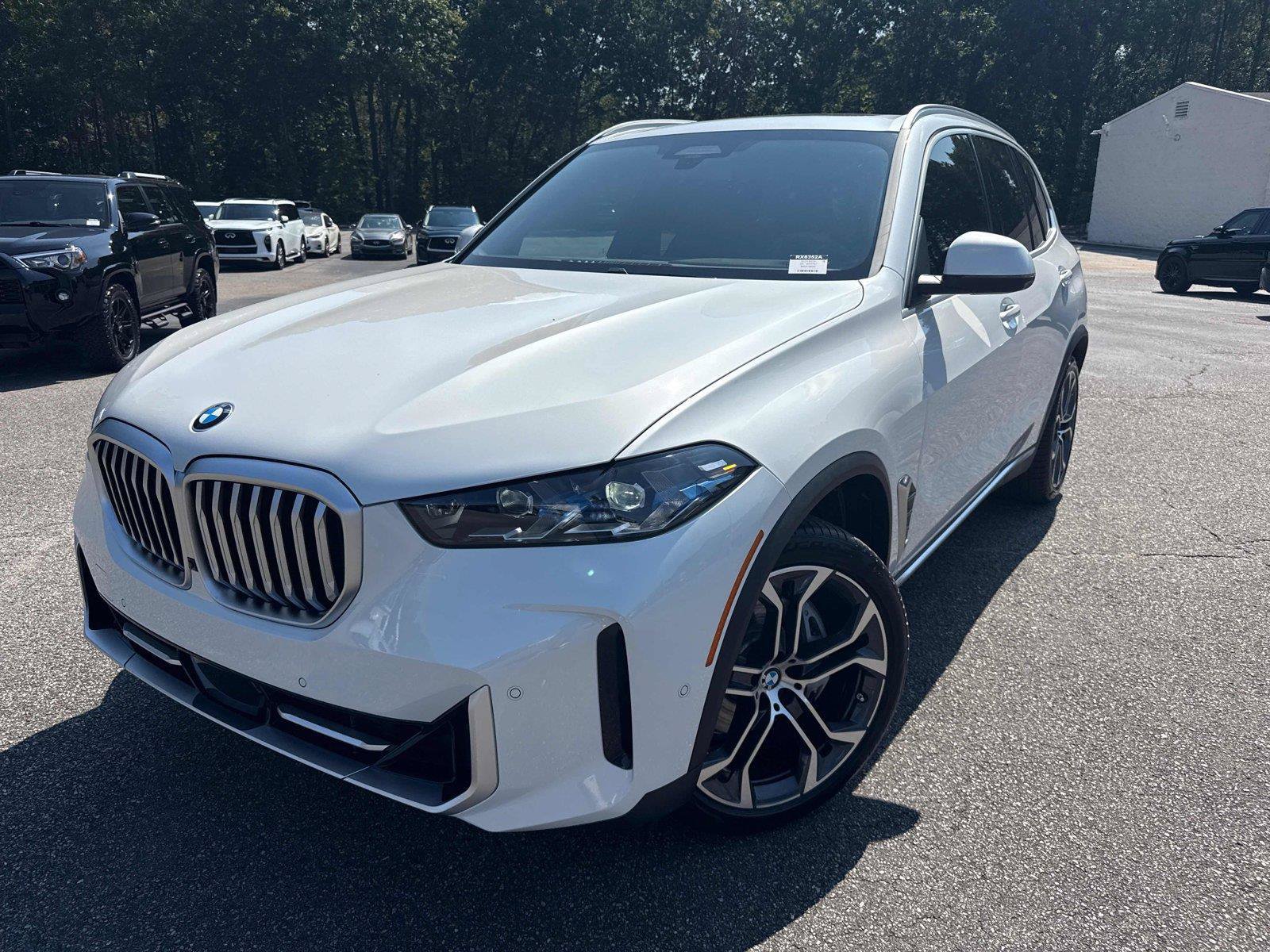 Used 2024 BMW X5 xDrive40i w/ Premium Package AWD/4WD image 2