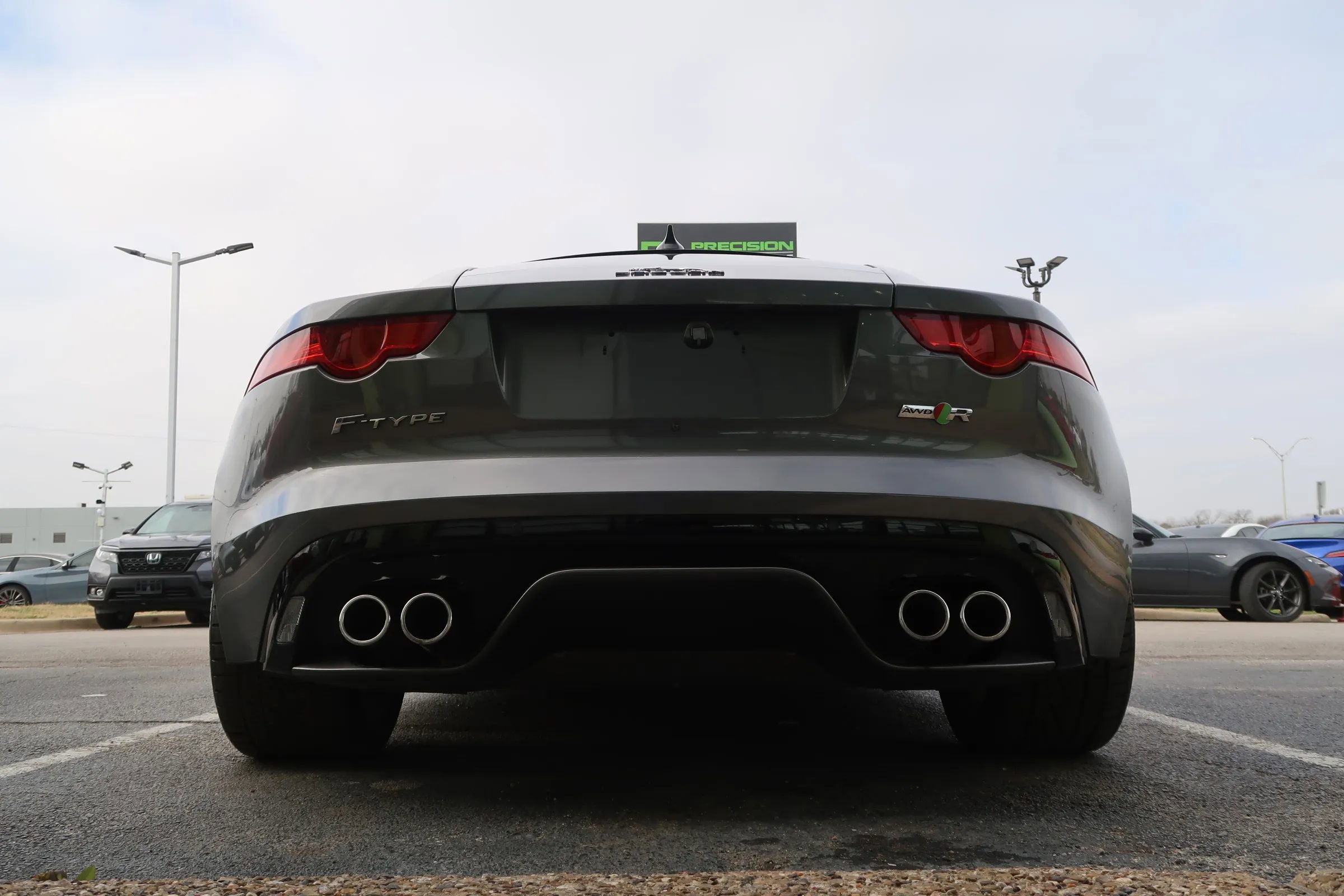 Used 2016 Jaguar F-TYPE R image 10