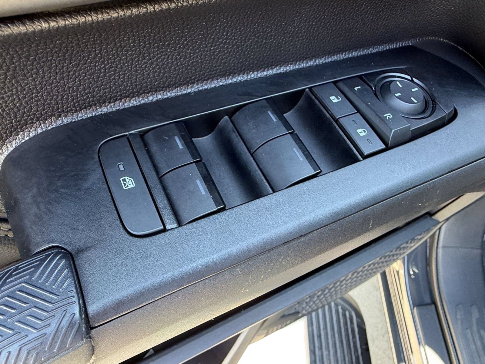 Used 2024 Toyota Tacoma Limited AWD/4WD image 26