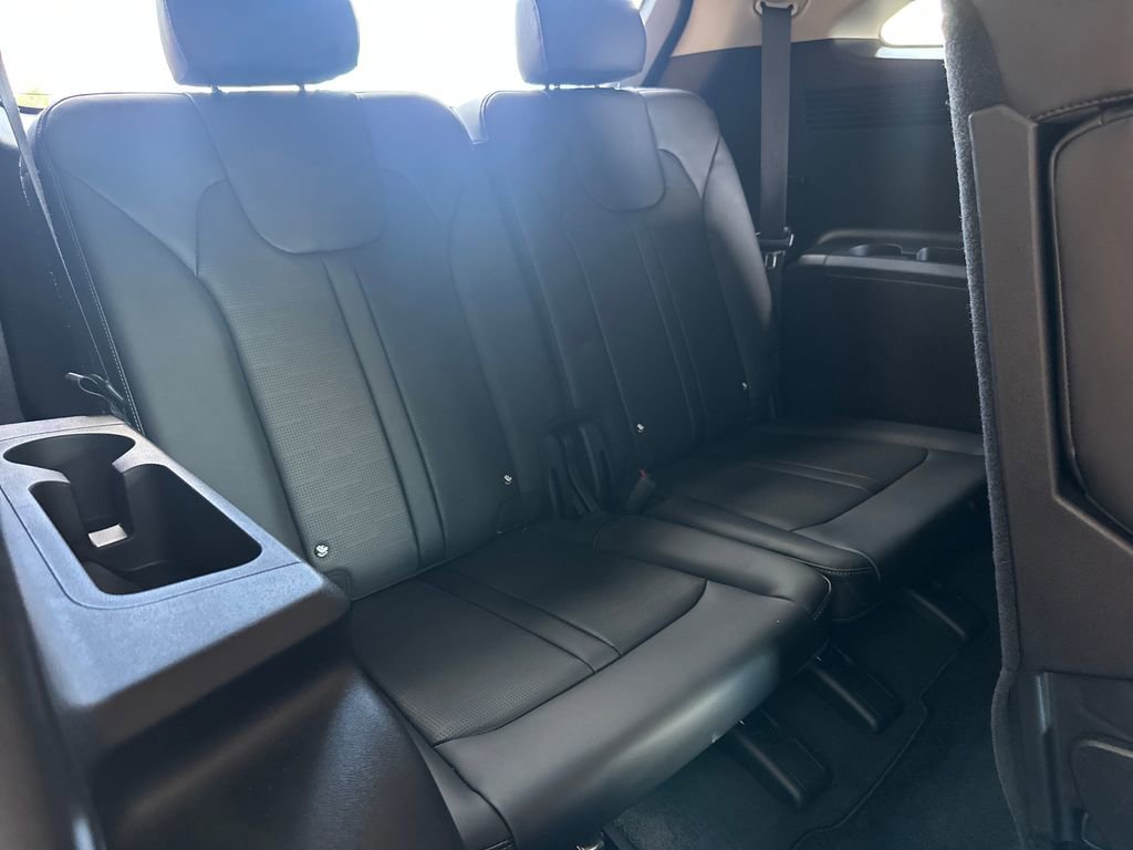 Used 2025 Kia Sorento S image 37