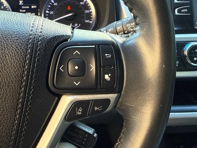 Used 2018 Toyota Highlander XLE AWD/4WD image 34