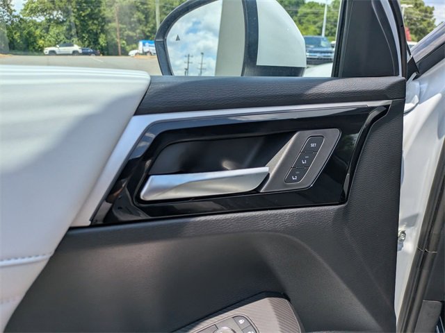 New 2025 Mitsubishi Outlander SEL image 12
