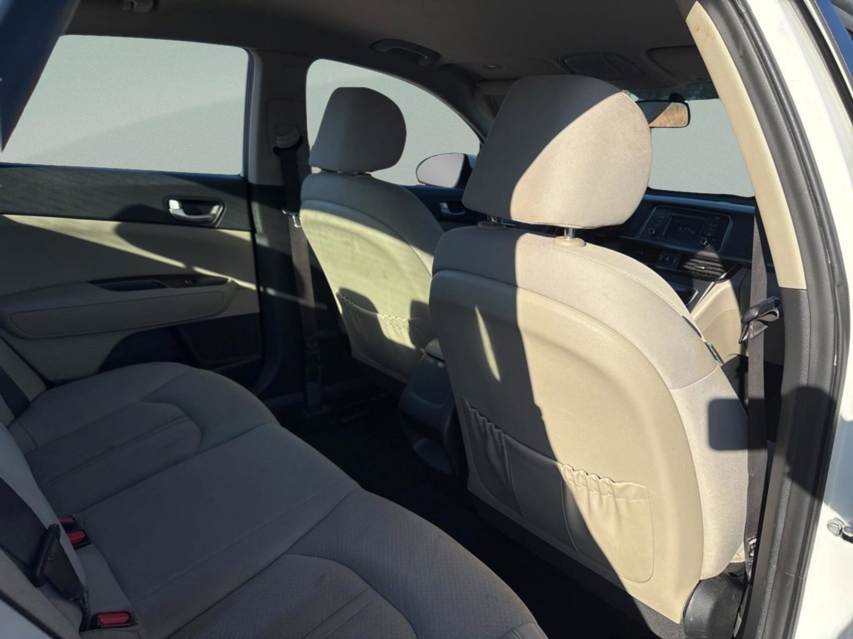 Used 2016 Kia Optima LX image 30