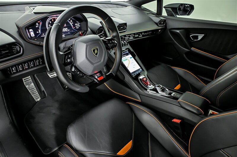 Used 2020 Lamborghini Huracan EVO RWD image 14