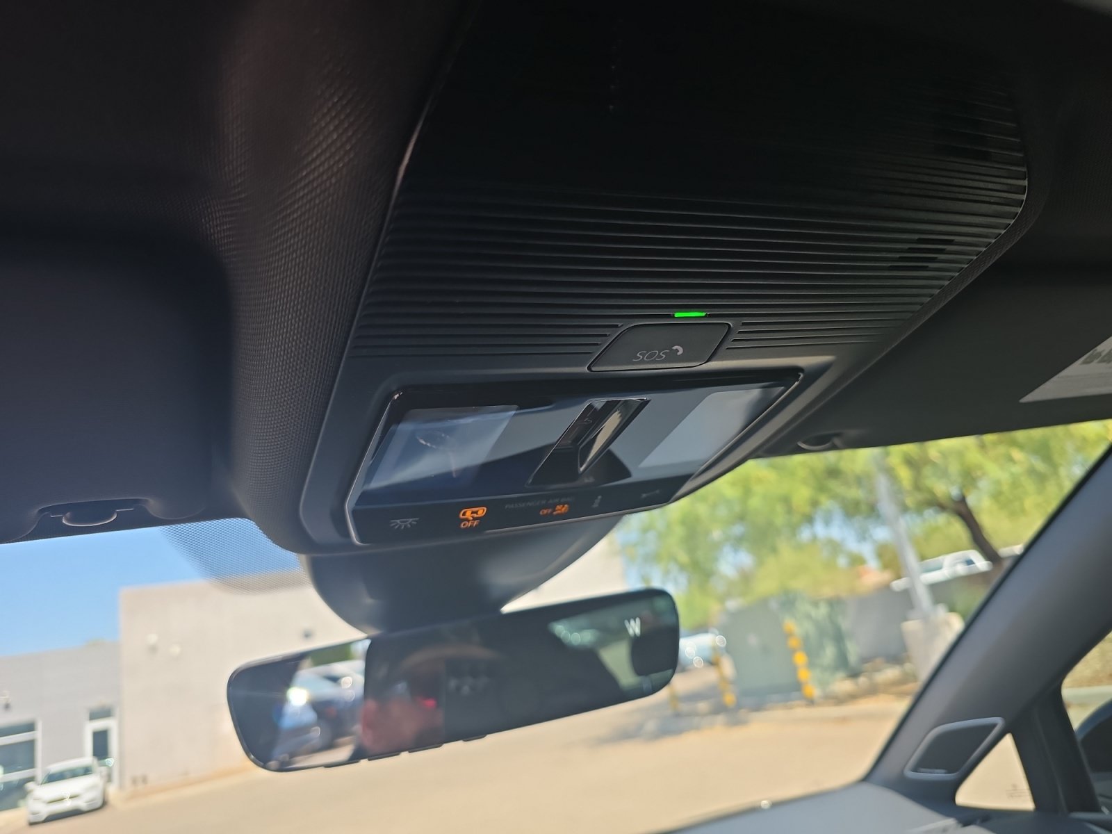 Certified 2025 Volkswagen Golf S FWD image 31