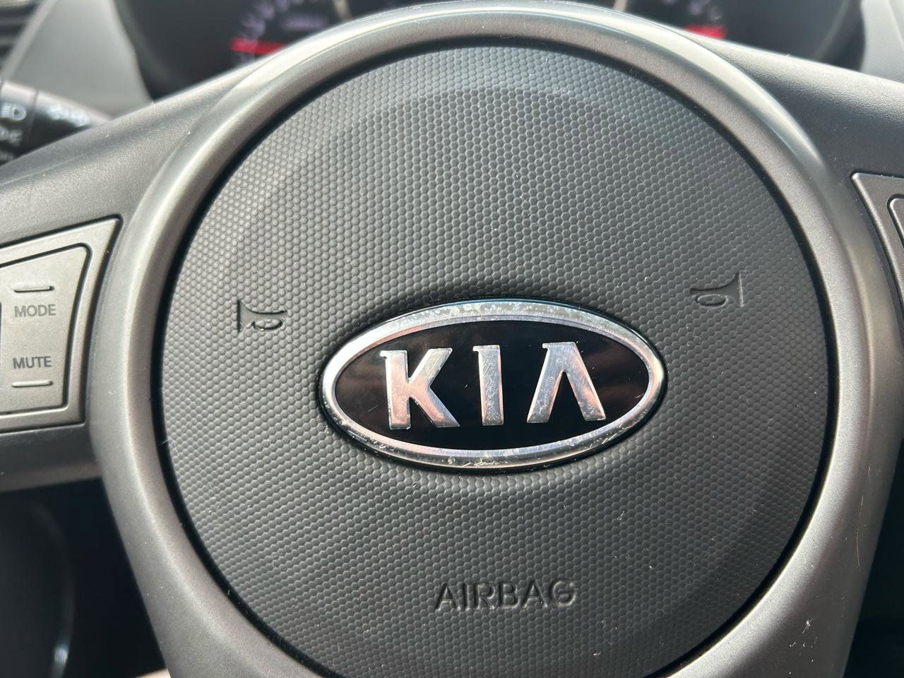 Used 2010 Kia Soul + FWD image 21