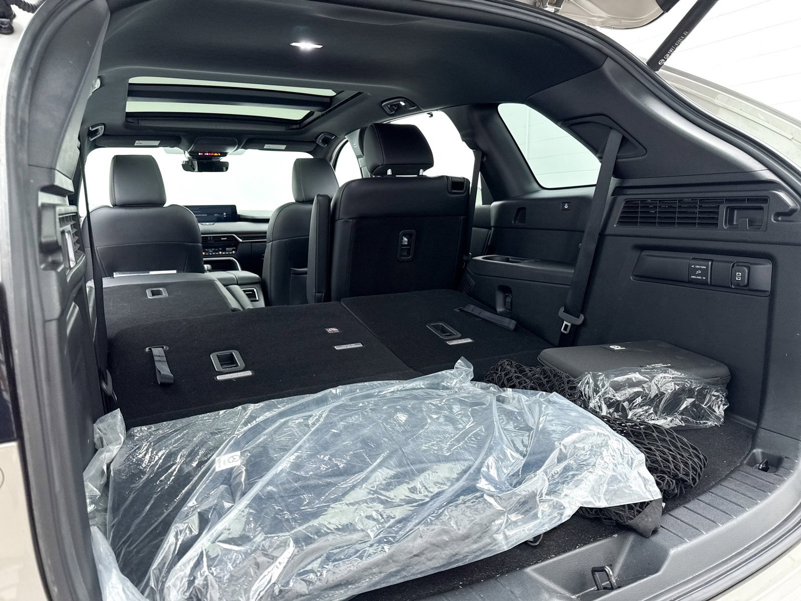 Used 2025 MAZDA CX-90 3.3 Turbo w/ Premium Plus Pkg image 40