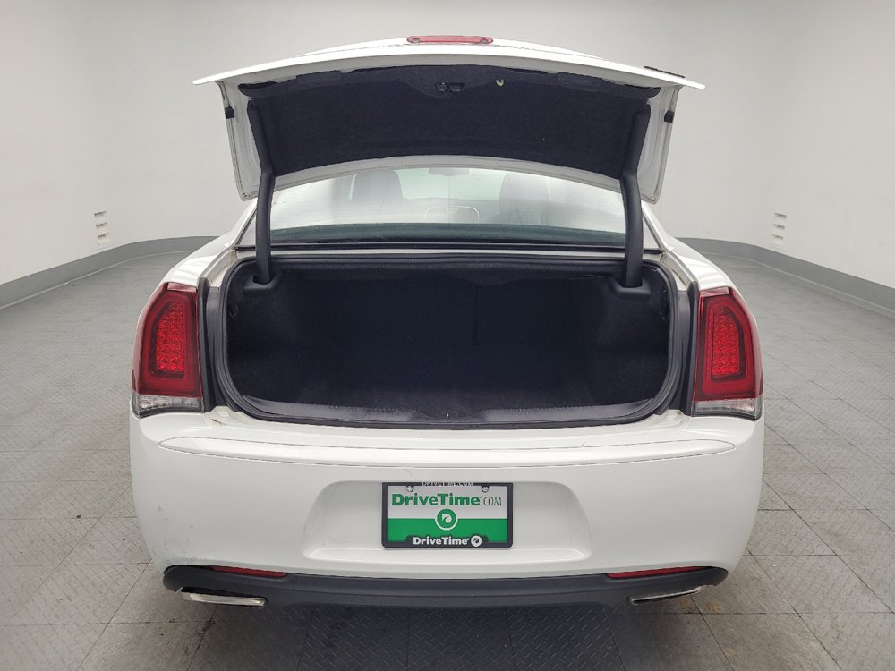 Used 2021 Chrysler 300 Touring w/ Sport Appearance Package RWD image 29