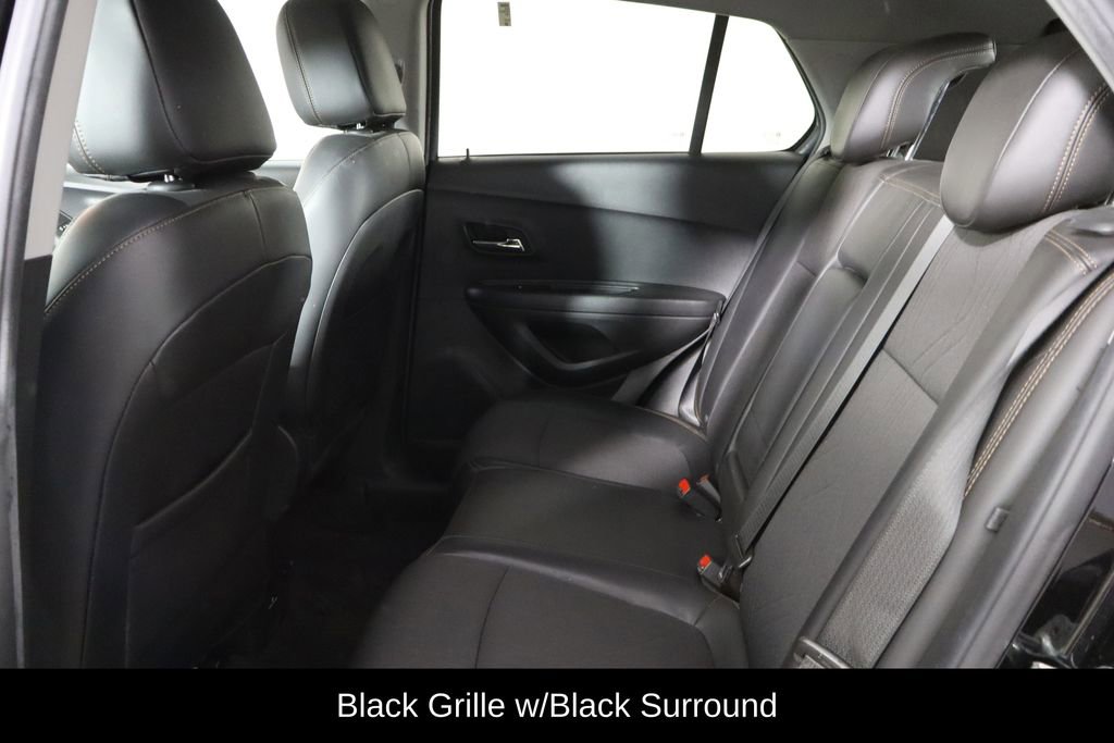 Used 2020 Chevrolet Trax LT w/ Redline Edition FWD image 16