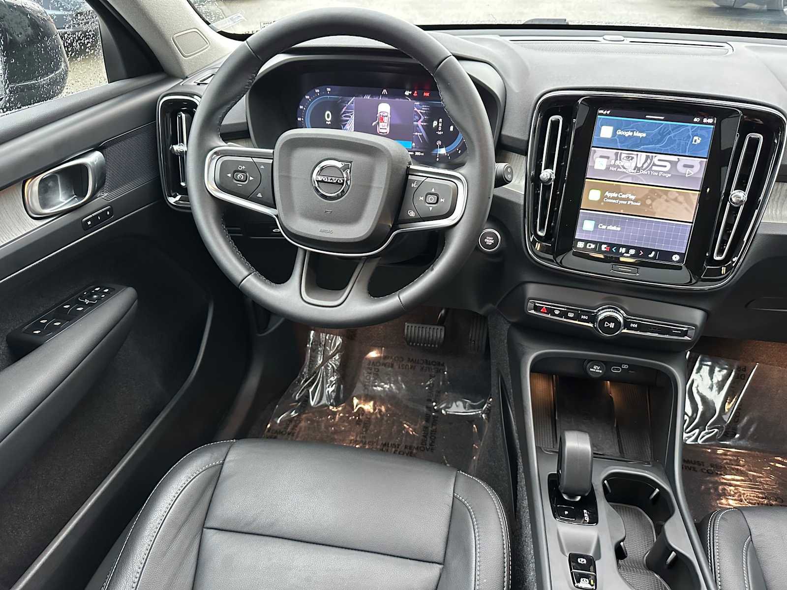 Used 2025 Volvo XC40 B5 Core w/ Protection Package Premier image 17