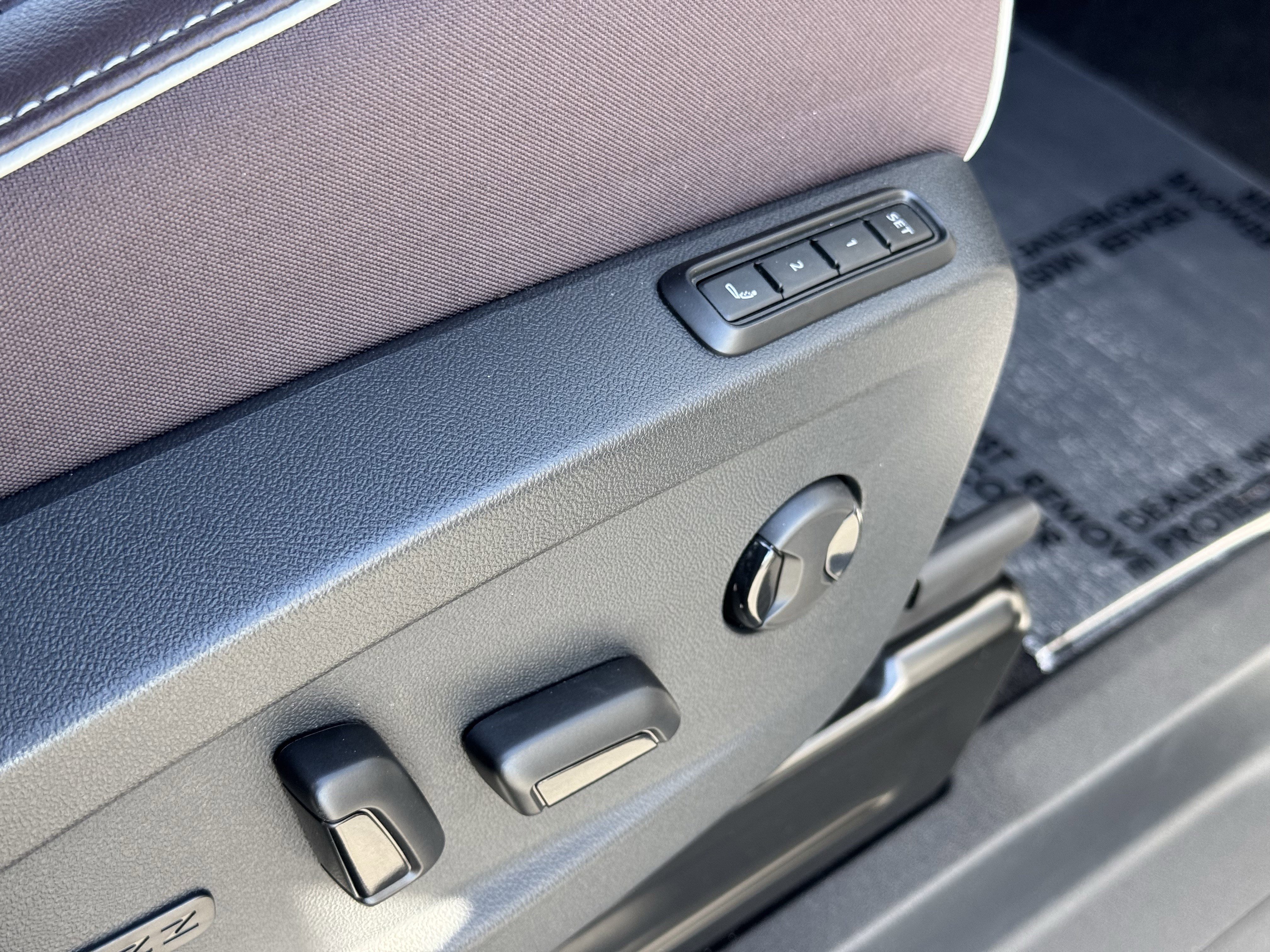 Used 2025 Volkswagen ID. Buzz Pro S image 39