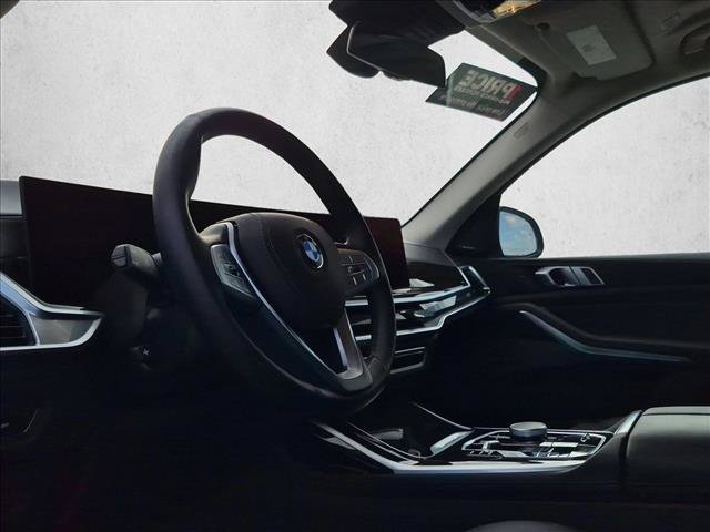 Used 2024 BMW X7 xDrive40i w/ Premium Package AWD/4WD image 10