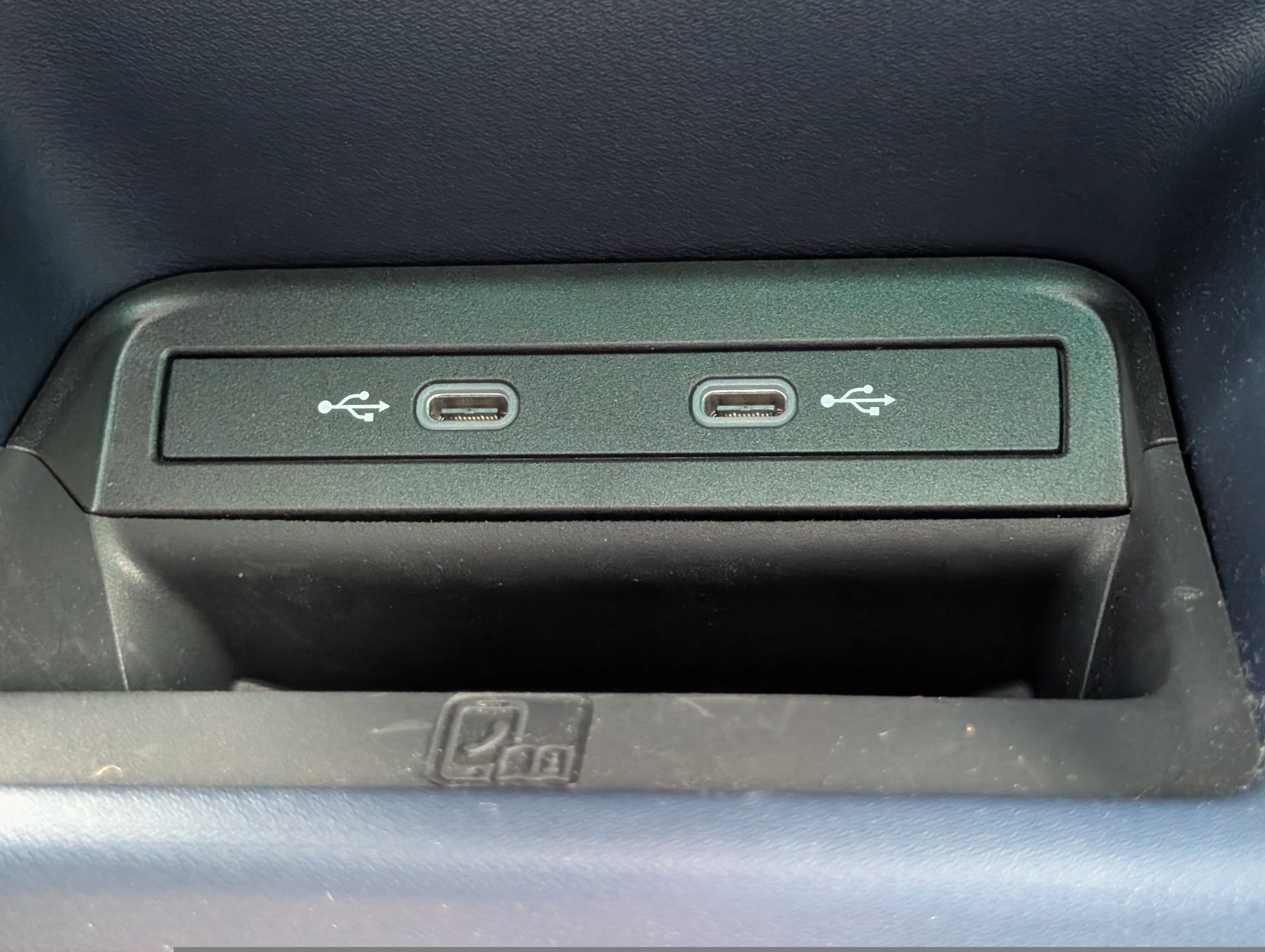 Used 2025 Volkswagen ID. Buzz Pro S Plus w/ Cupholders Package RWD image 27