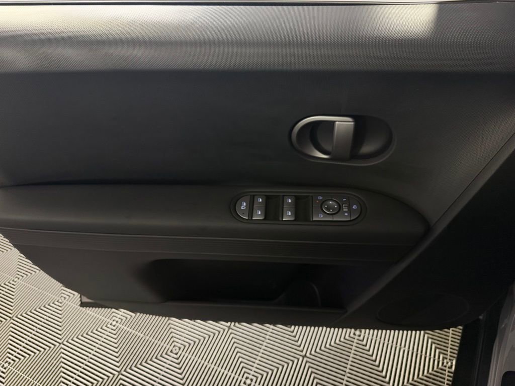Used 2025 Hyundai Ioniq 5 SEL RWD image 24