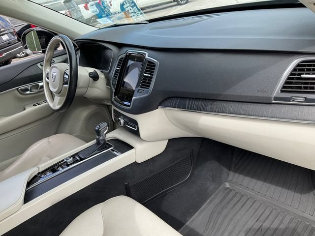 Used 2020 Volvo XC90 T6 Momentum AWD/4WD image 25