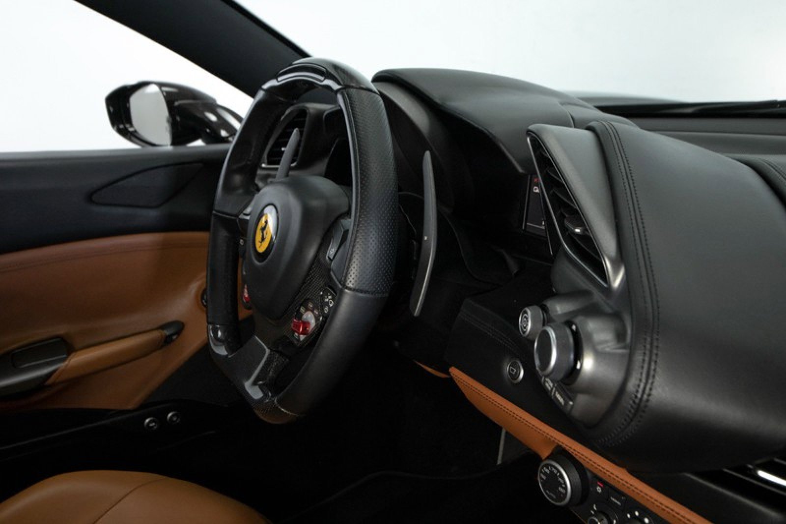 Used 2018 Ferrari 488 GTB image 49