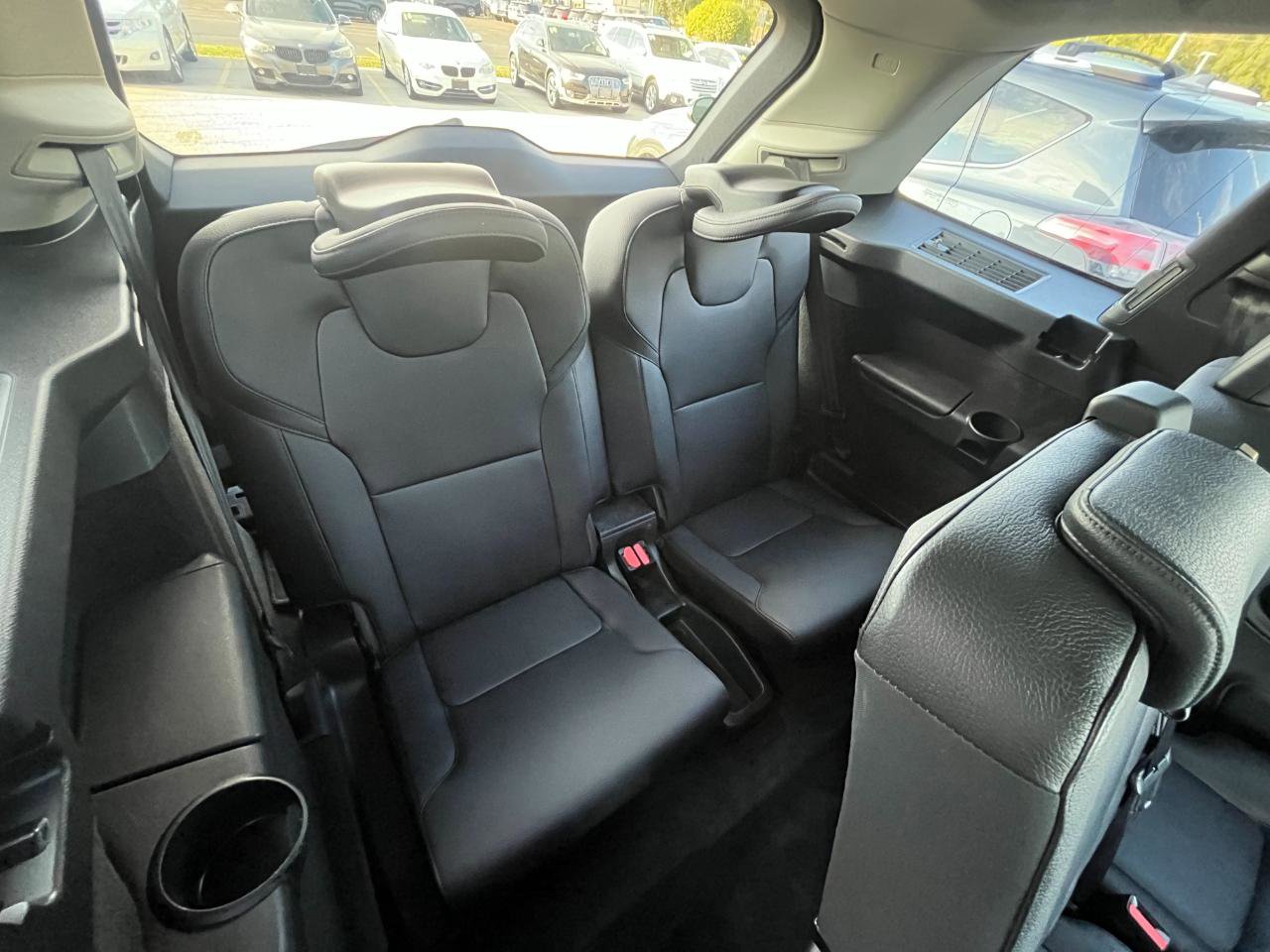 Used 2016 Volvo XC90 T8 Momentum AWD/4WD image 20