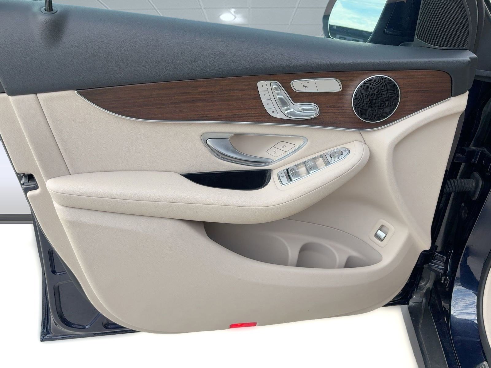 Used 2022 Mercedes-Benz GLC 300 GLC 300 image 21