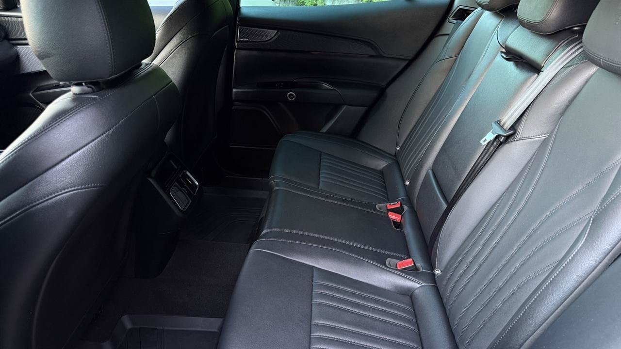 Used 2024 Maserati Grecale GT AWD/4WD image 30