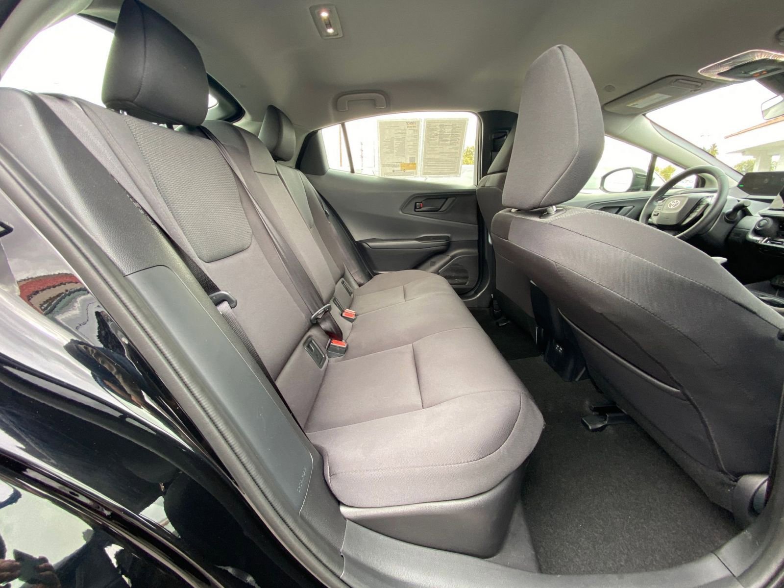 Used 2025 Toyota Prius LE image 39