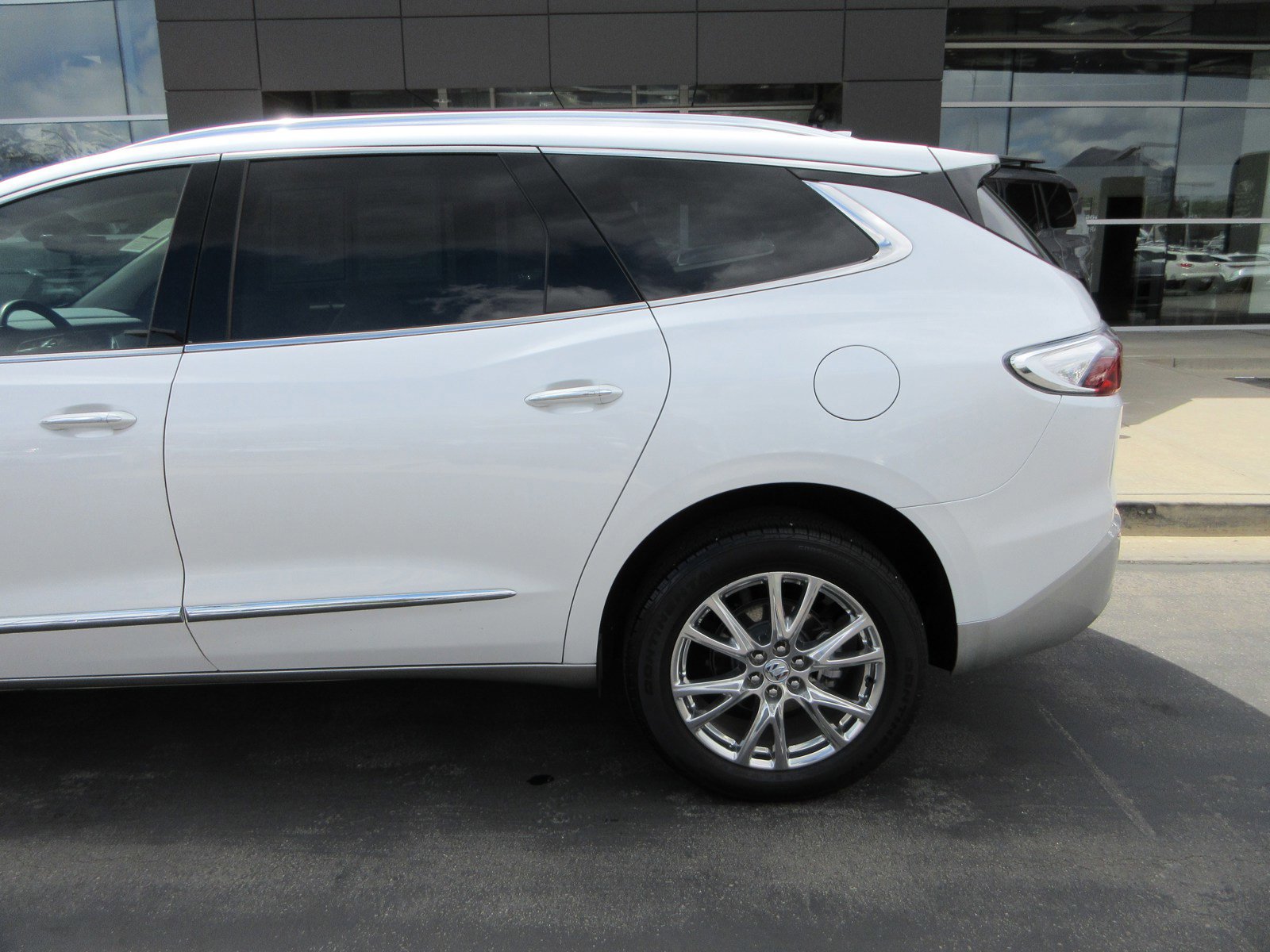 Used 2023 Buick Enclave Premium w/ Experience Buick Package AWD/4WD image 4