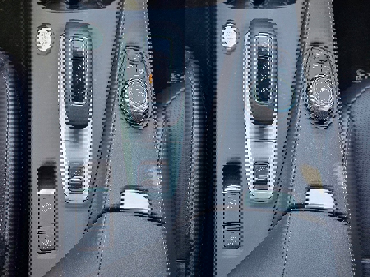 Used 2025 INFINITI QX55 Luxe w/ Cargo Package image 32