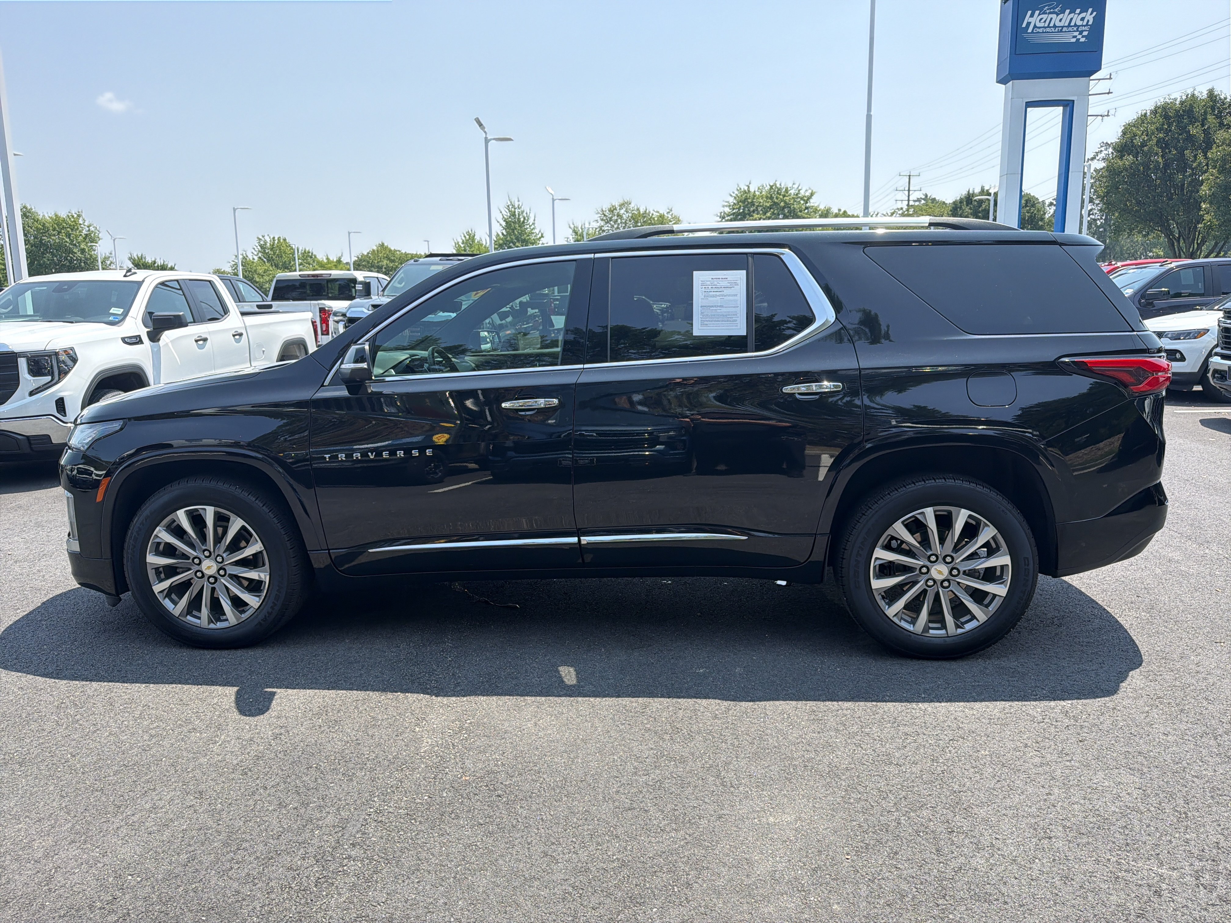 Used 2023 Chevrolet Traverse Premier AWD/4WD image 7