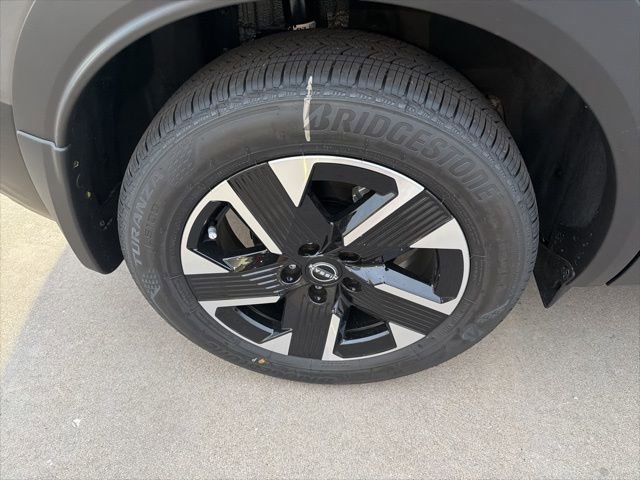 New 2026 Nissan Kicks SV w/ SV Premium Package image 4