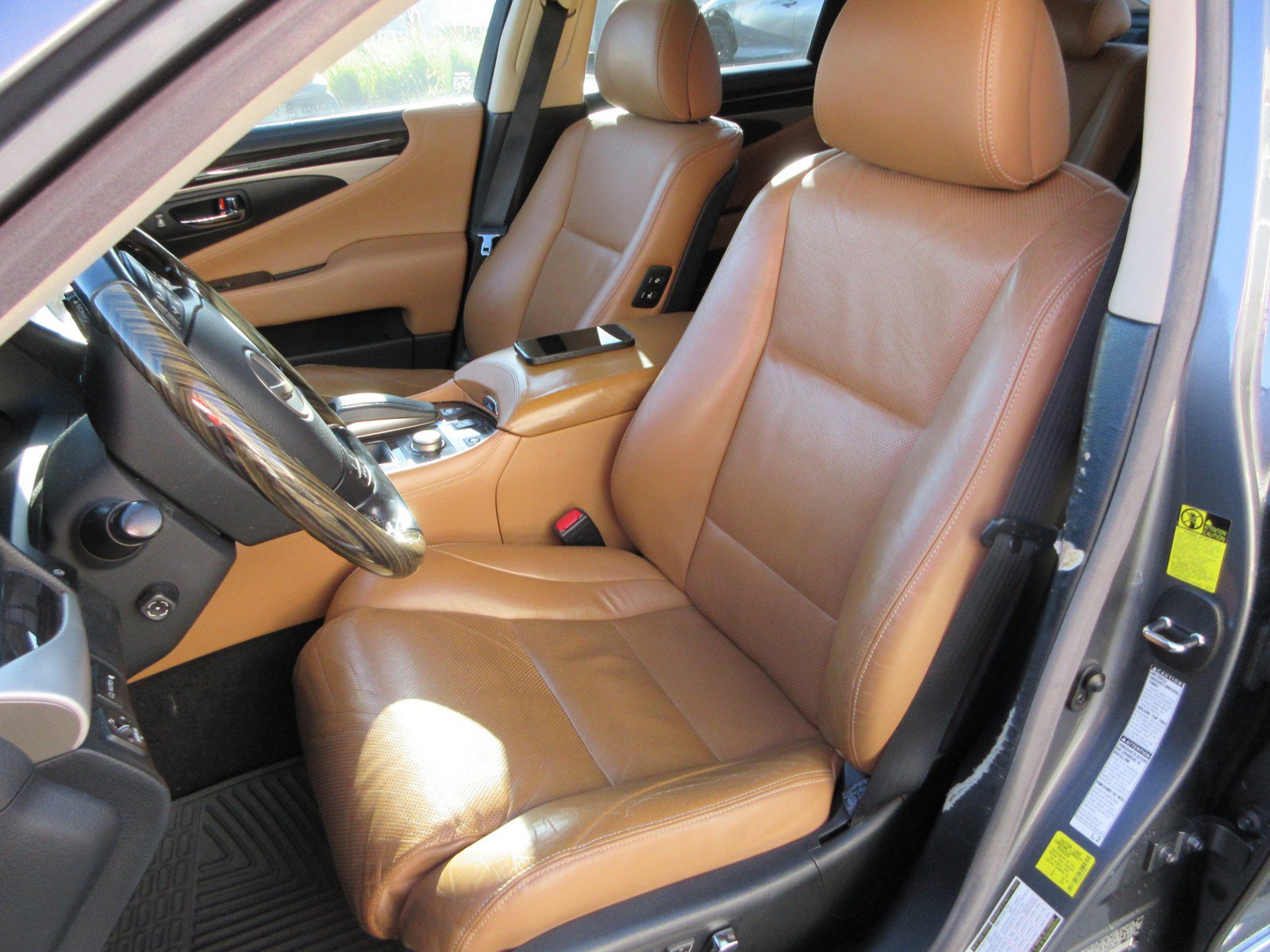 Used 2013 Lexus LS 460 AWD w/ Comfort Pkg image 21