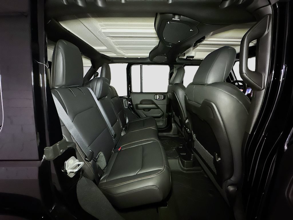 New 2026 Jeep Wrangler Unlimited Sahara AWD/4WD image 31