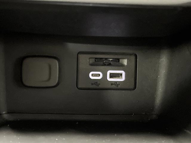 Used 2022 GMC Acadia SLE w/ Driver Convenience Package image 23