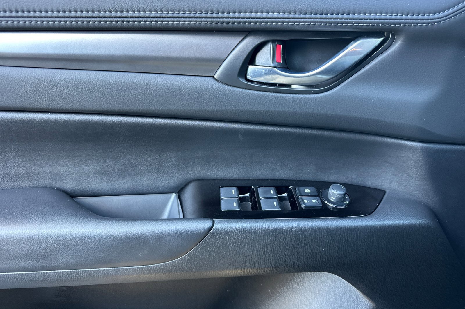 Used 2025 MAZDA CX-5 AWD 2.5 S w/ Select Package image 11