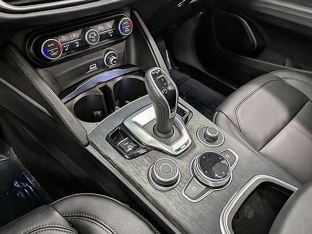 Used 2022 Alfa Romeo Stelvio Sprint AWD/4WD image 18