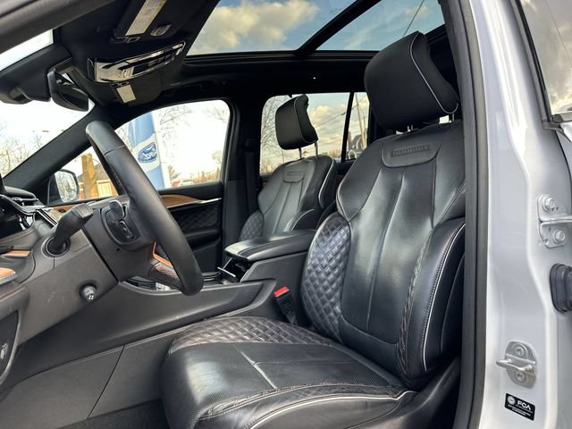 Used 2023 Jeep Grand Cherokee Summit AWD/4WD image 14
