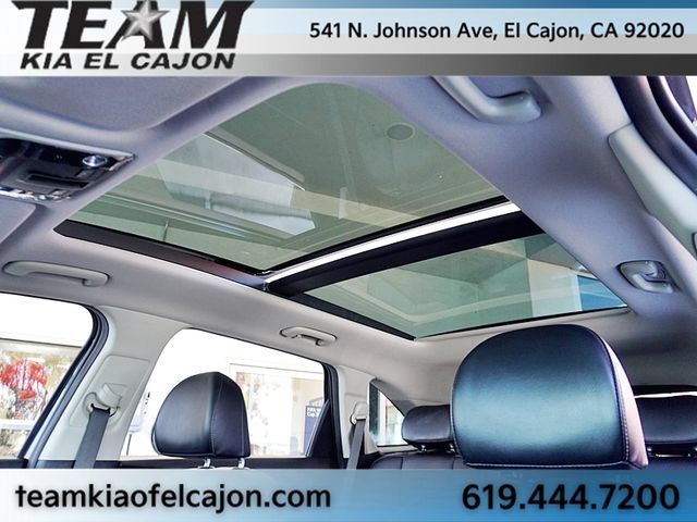 Certified 2022 Kia Sorento SX w/ Panoramic Sunroof Package AWD/4WD image 17