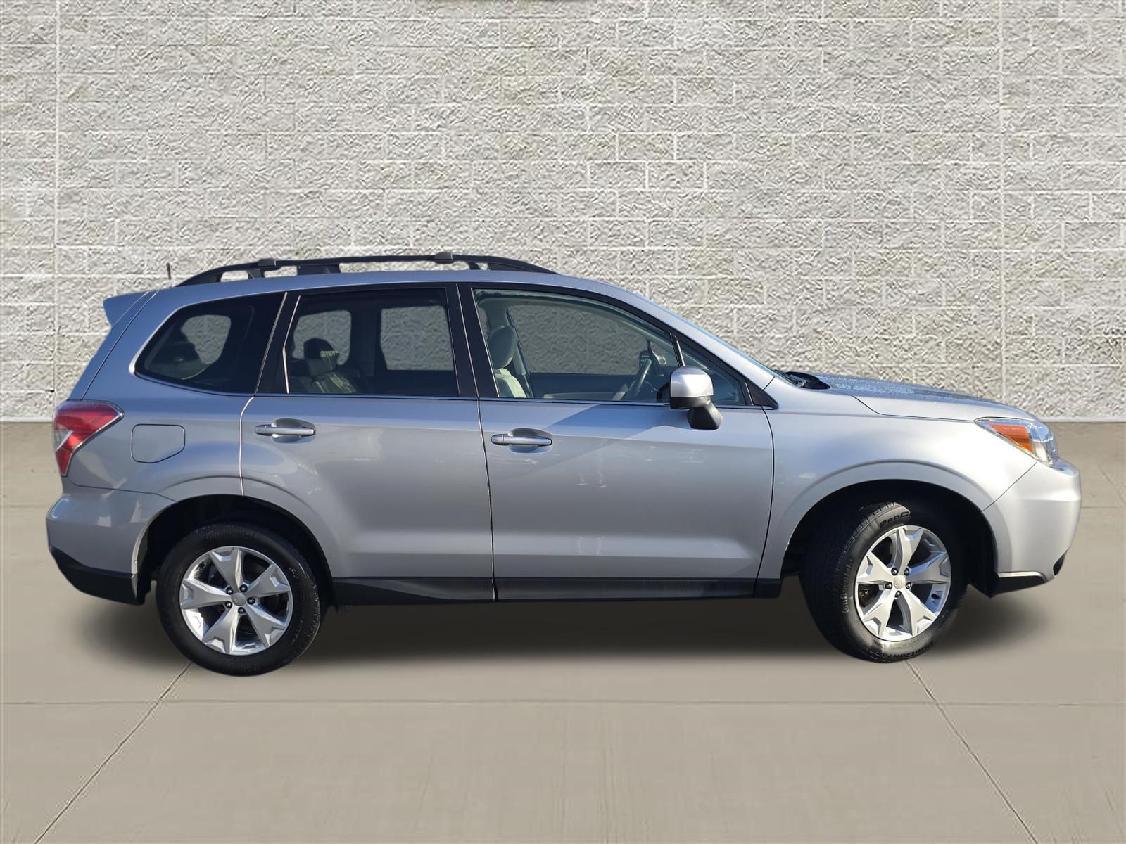 Used 2014 Subaru Forester 2.5i Limited AWD/4WD image 8