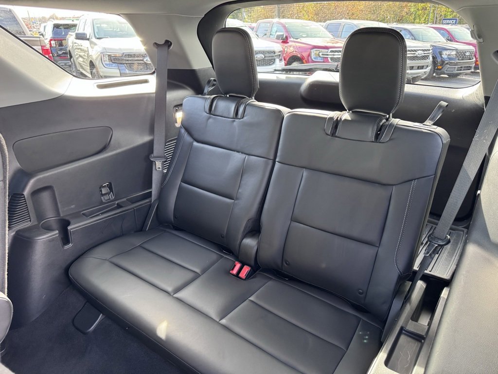 Used 2022 Ford Explorer XLT w/ Equipment Group 202A image 31