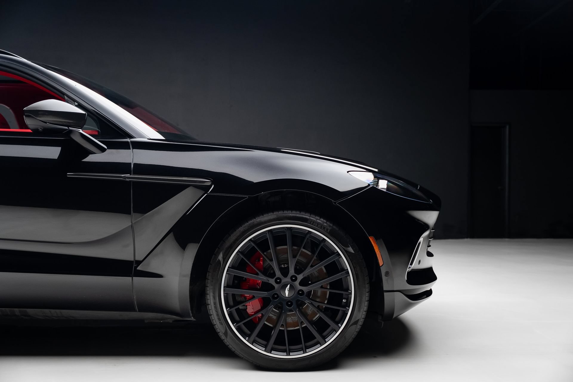 Used 2022 Aston Martin DBX AWD/4WD image 39