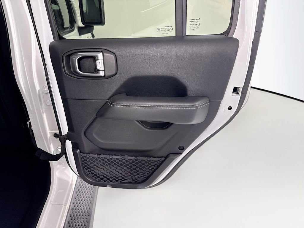 Used 2019 Jeep Wrangler Unlimited Sahara image 27