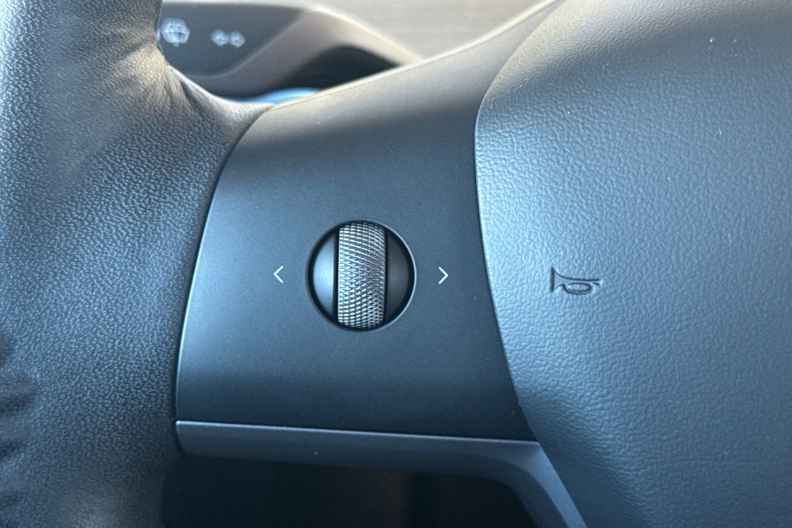 Used 2023 Tesla Model Y Long Range image 28