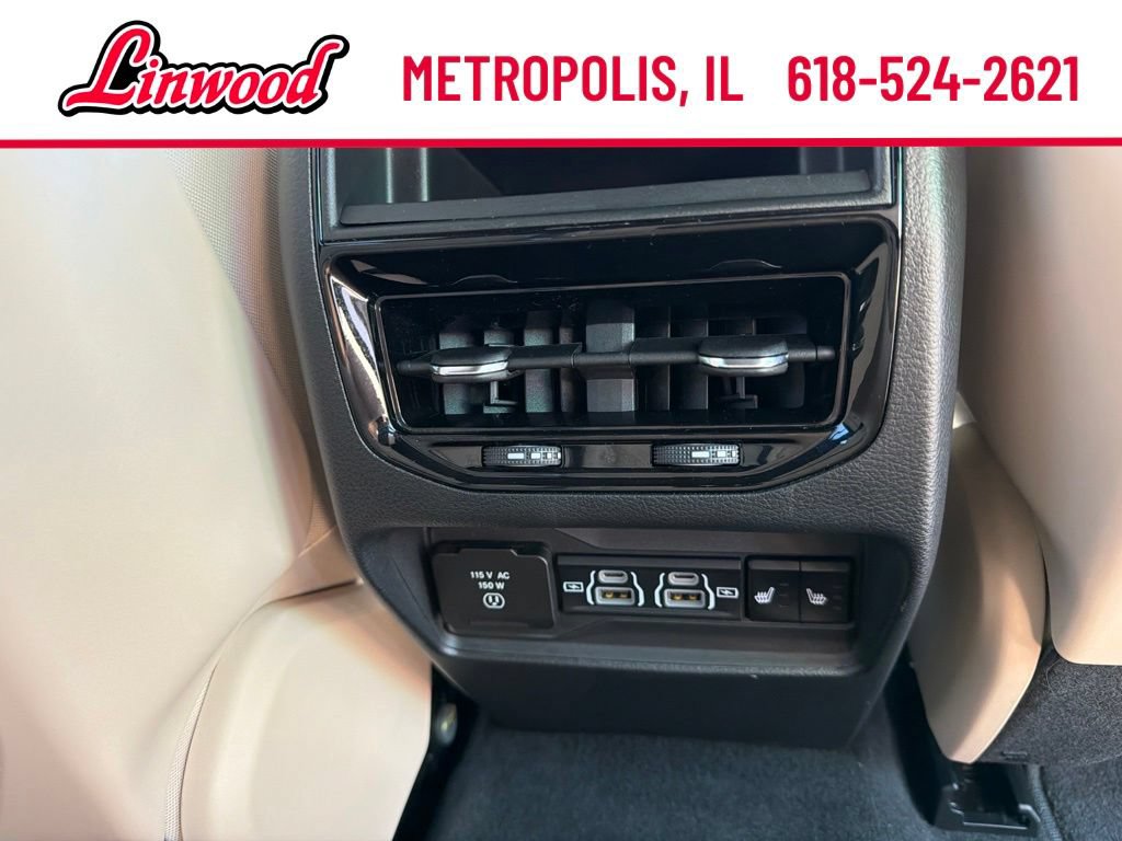 Used 2025 Jeep Grand Cherokee Limited AWD/4WD image 12