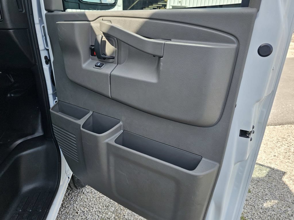 Used 2025 Chevrolet Express 3500 w/ Power Convenience Package RWD image 20