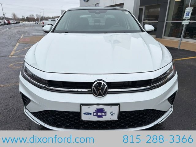 New 2026 Volkswagen Jetta SE image 2