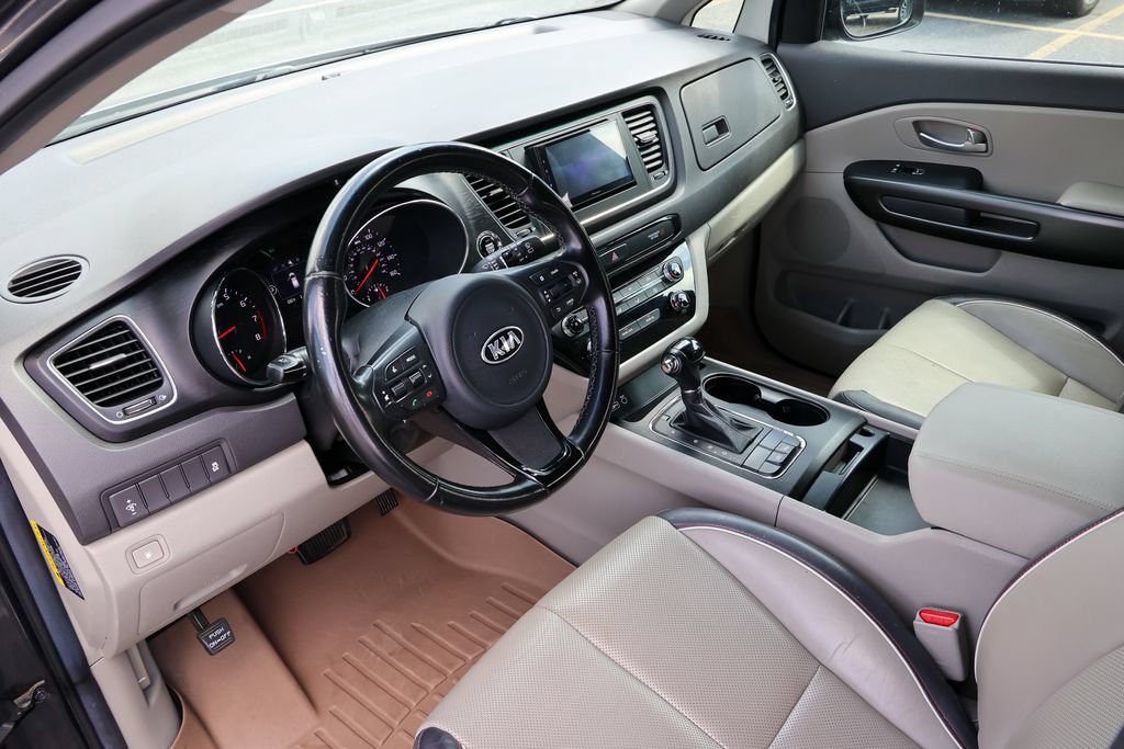 Used 2016 Kia Sedona LX w/ LX Essentials Premium Package FWD image 27