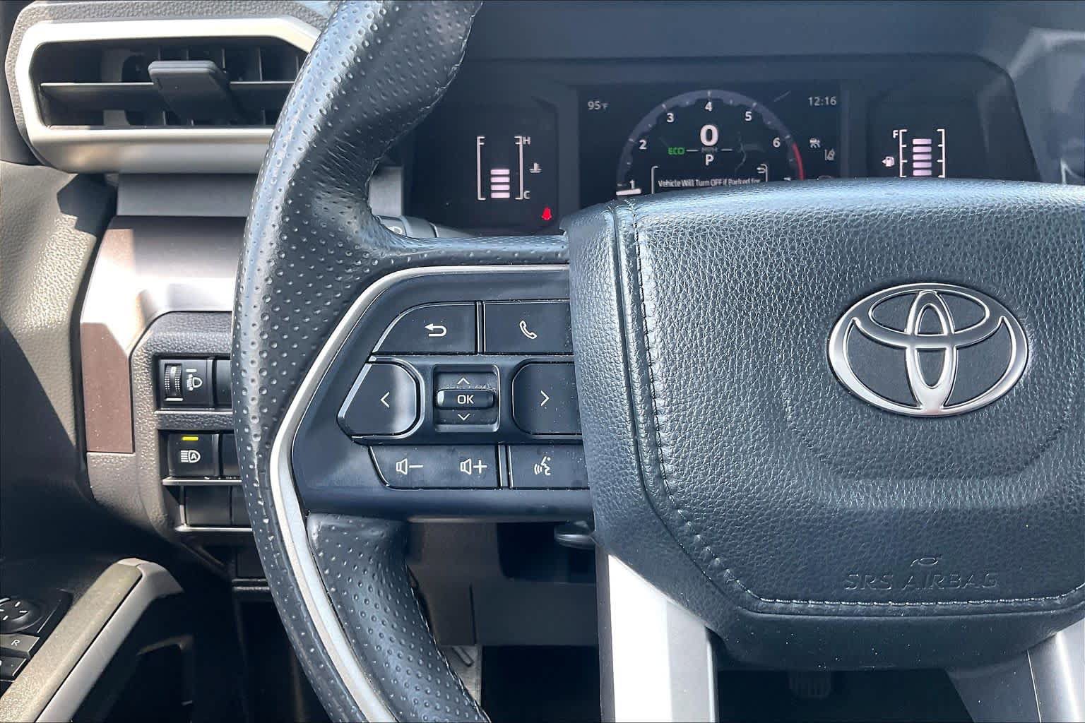 Used 2025 Toyota 4Runner SR5 AWD/4WD image 23