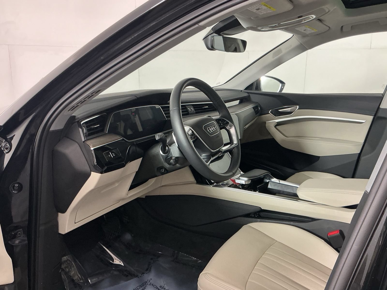 Used 2024 Audi Q8 e-tron Premium Plus w/ Premium Plus Package AWD/4WD image 10