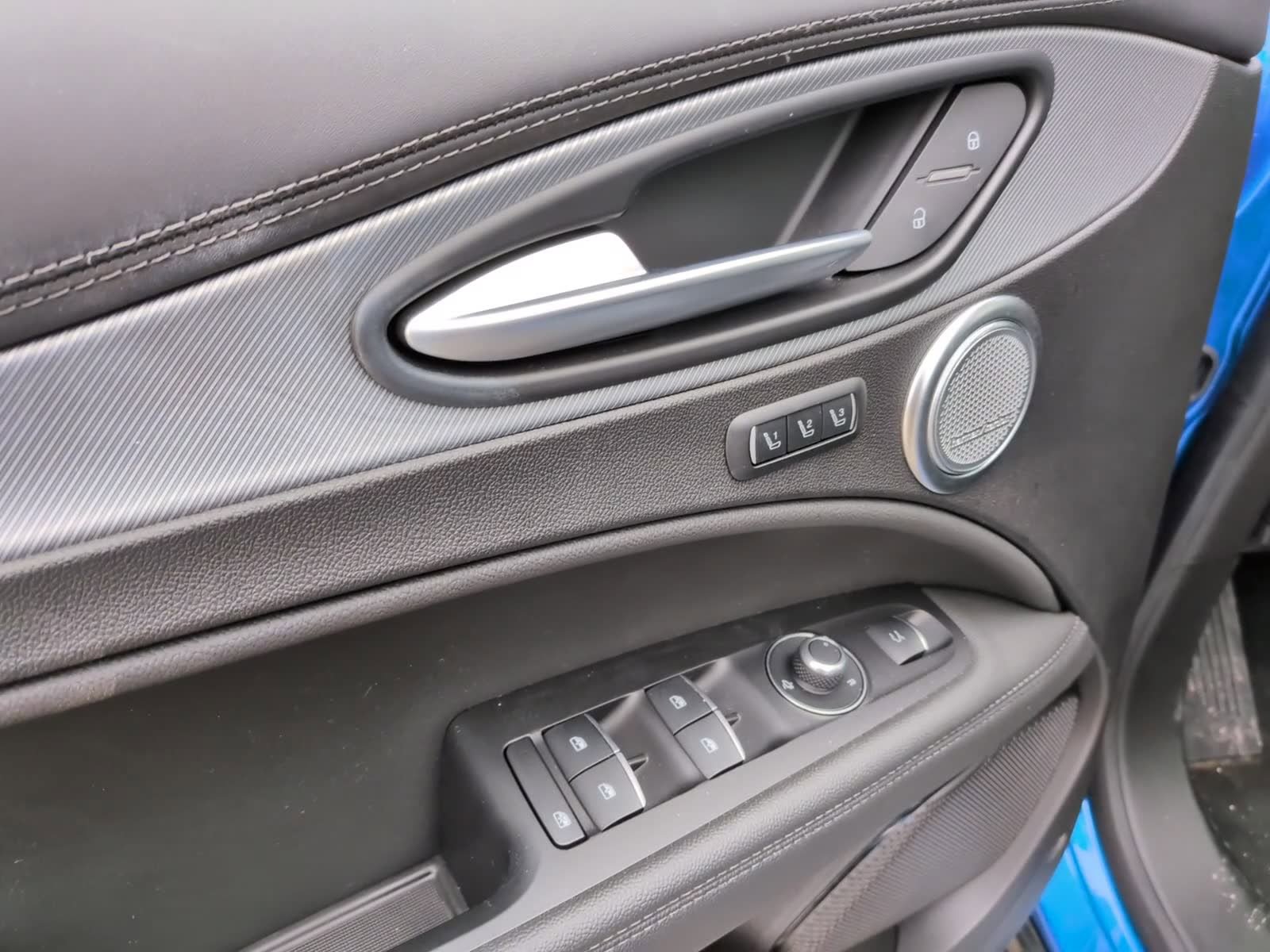 Used 2024 Alfa Romeo Stelvio Veloce image 22