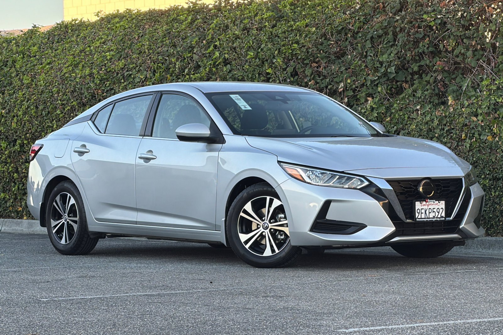 Used 2023 Nissan Sentra SV FWD image 2