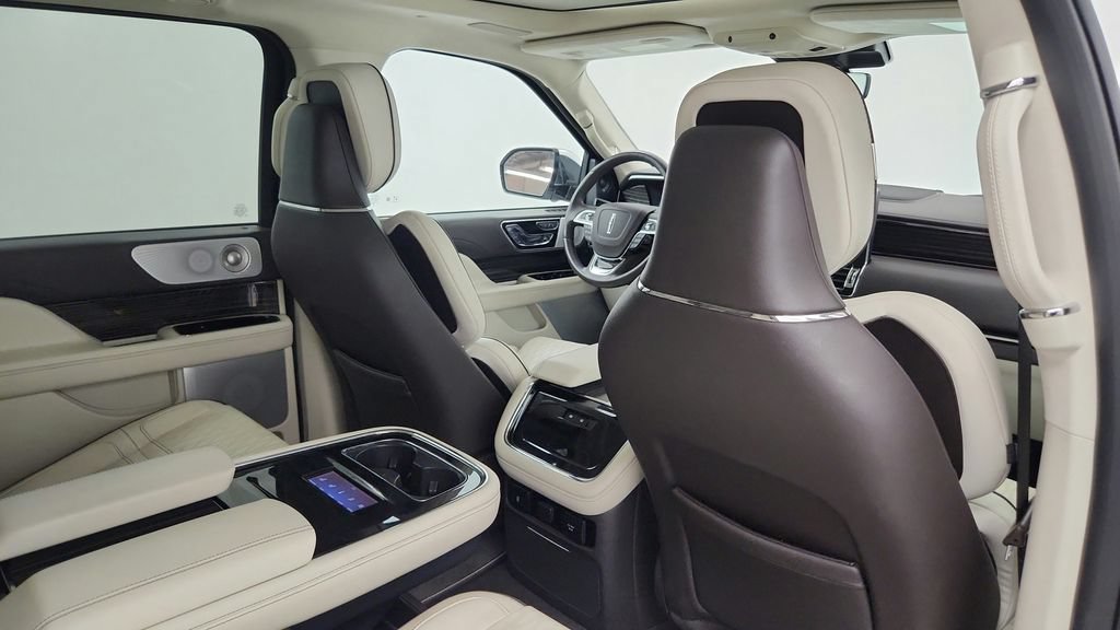 Used 2024 Lincoln Navigator Black Label AWD/4WD image 44