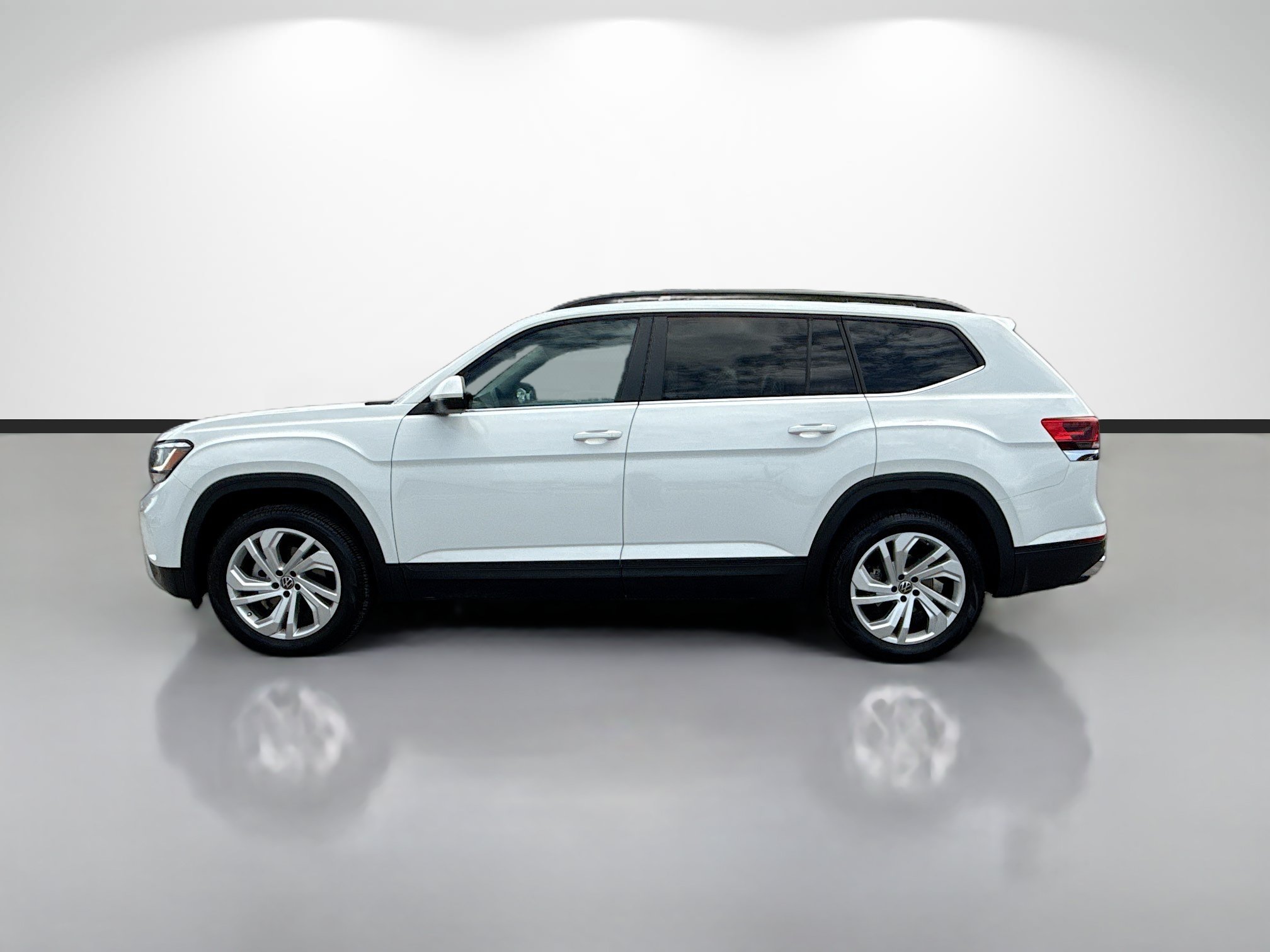 Used 2023 Volkswagen Atlas SE w/ Panoramic Sunroof Package FWD image 6